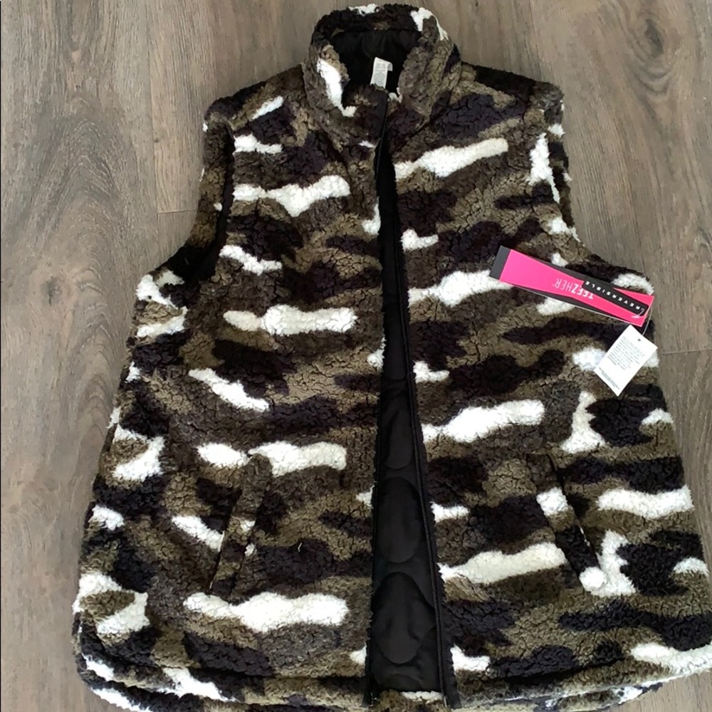Cameo vest